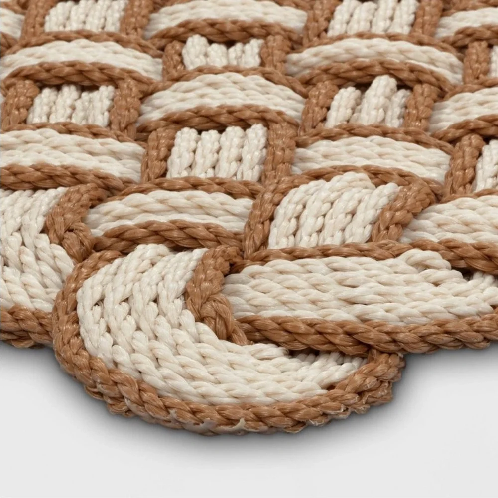 THRESHOLD NWT lovers knot doormat -cream/brown -1’6”x2’6”